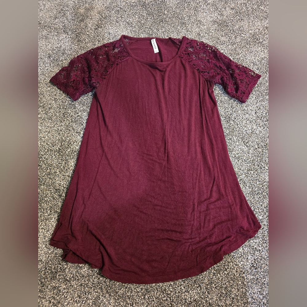 Women's Maroon Size Large Top